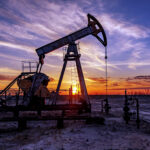 خام برنت وغرب تكساس يتراجعان وسط هدوء التوترات في الشرق الأوسط