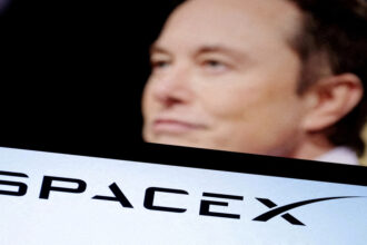 ماسك: أولوية لبناء مدينة على القمر وأخرى على المريخ