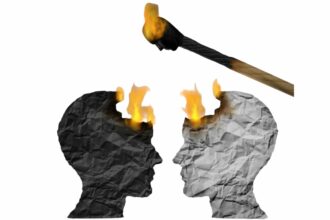 متخصصون يحذرون من ظاهرة التحريض الرقمي وصناعة “الترند” الزائف