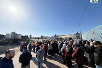 الاحتلال يعرقل وصول أهالي الضفة للأقصى في الجمعة الأولى من رمضان​ 