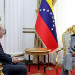 وزير الخارجية ينقل تحيات الملك للرئيسة الفنزويلية