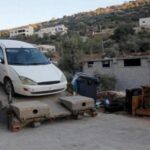 الاحتلال يستولي على عشرات المركبات في عناتا شمال القدس​ 