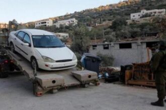 الاحتلال يستولي على عشرات المركبات في عناتا شمال القدس​ 