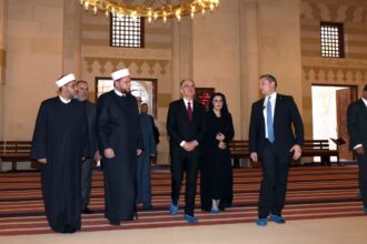 الرئيس الألباني يزور مسجد الملك الحسين في دابوق