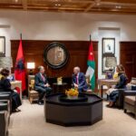 الملك يعقد مباحثات مع الرئيس الألباني في قصر الحسينية