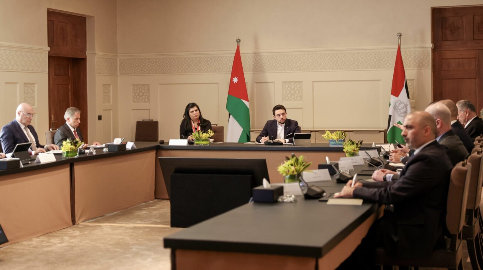 ولي العهد يوجه بالعمل على تطوير منظومة البحث العلمي والابتكار في الأردن. ولي العهد يوجه بالعمل على تطوير منظومة البحث العلمي والابتكار في الأردن.