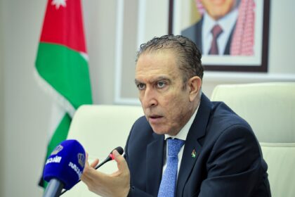 الطراونة: الحكومة ستدرس الثلاثاء ردود فعل الشارع الأردني على تعديلات قانون “الضمان”