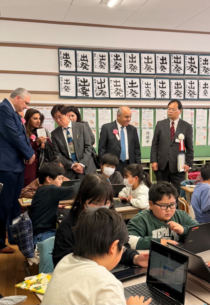 التربية تطلق دراسة تجريبية لقياس اثر استخدام أجهزة “كروم بوك” وتعزيز التحول الرقمي