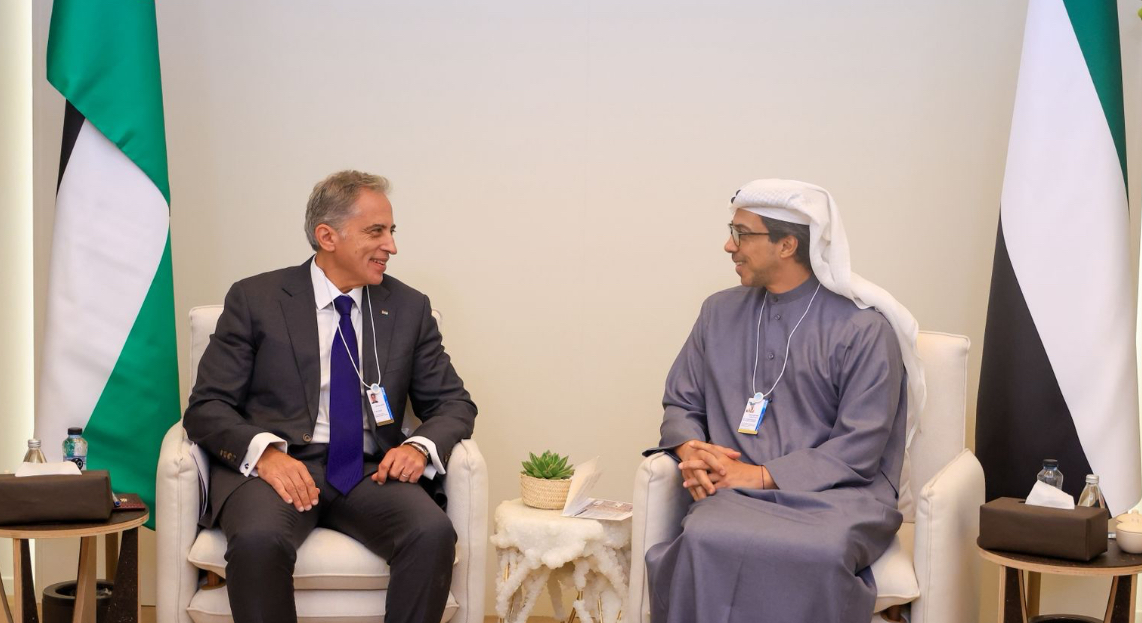 رئيس الوزراء يشارك بالقمة العالمية للحكومات في دبي ويبحث مع الشيخ منصور بن زايد سبل تعزيز التعاون الثنائي رئيس الوزراء يشارك بالقمة العالمية للحكومات في دبي ويبحث مع الشيخ منصور بن زايد سبل تعزيز التعاون الثنائي