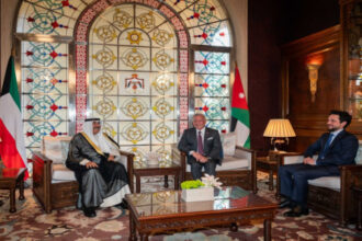 الملك والصباح يؤكدان إدانتهما للاعتداءات على الأردن والكويت