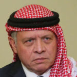 الملك يتلقى اتصالا هاتفيا من ولي العهد السعودي لبحث التطورات الدائرة في الإقليم