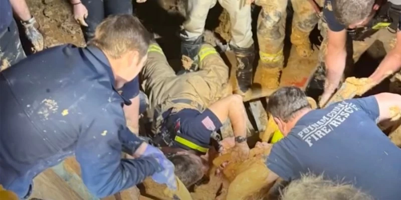 من عيد الحب إلى الوحل القاتل.. إنقاذ أمريكي بعد 10 أيام من الجحيم البارد