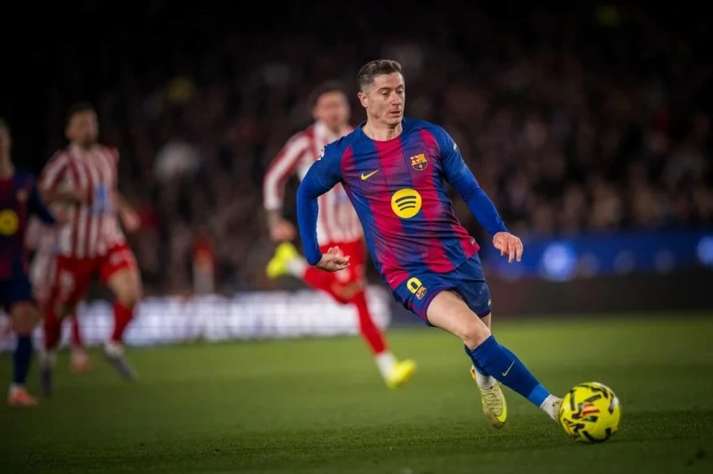 برشلونة يعلن غياب ليفاندوفسكي عن مواجهة أتلتيكو برشلونة يعلن غياب ليفاندوفسكي عن مواجهة أتلتيكو