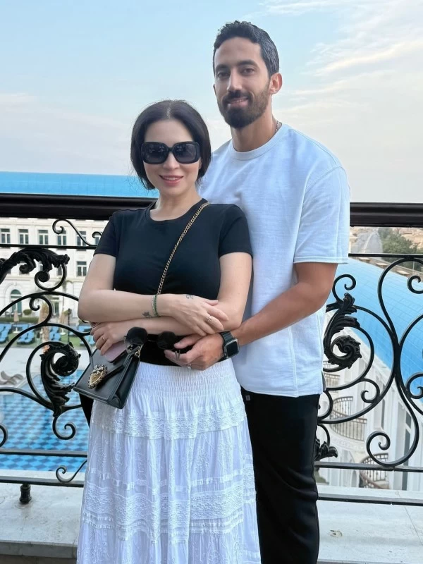 «تقارير طبية»: مي عز الدين مصابة بصديد في المعدة والتصاق الأمعاء