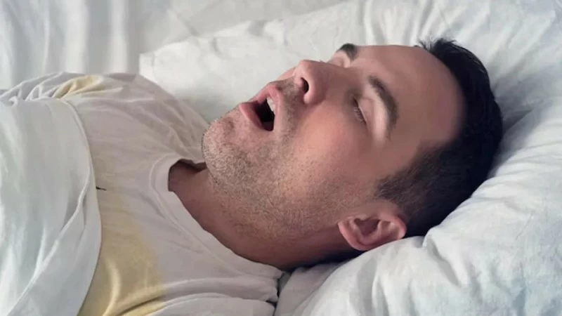 5 طرق بسيطة لوقف الشخير وزيادة طاقتك اليومية 5 طرق بسيطة لوقف الشخير وزيادة طاقتك اليومية