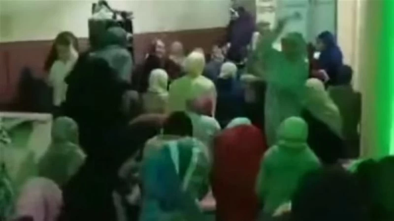 «معركة بالأحذية» في مشاجرة سيدات مصريات داخل مسجد