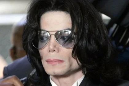 «العائلة الثانية» لمايكل جاكسون تتهمة بالتحرش والاغتصاب في منازل نجوم هوليوود