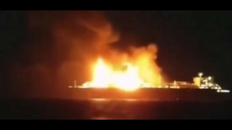 كانت متجهة إلى مصر.. غرق ناقلة غاز روسية بعد حريق هائل في المتوسط كانت متجهة إلى مصر.. غرق ناقلة غاز روسية بعد حريق هائل في المتوسط