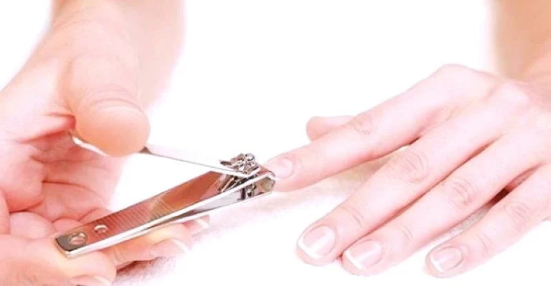 فوائد قص الأظافر: