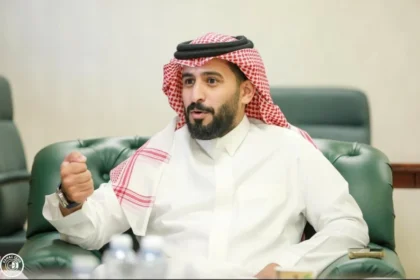 إيقاف رئيس ضمك بسبب ..«الأهلي»