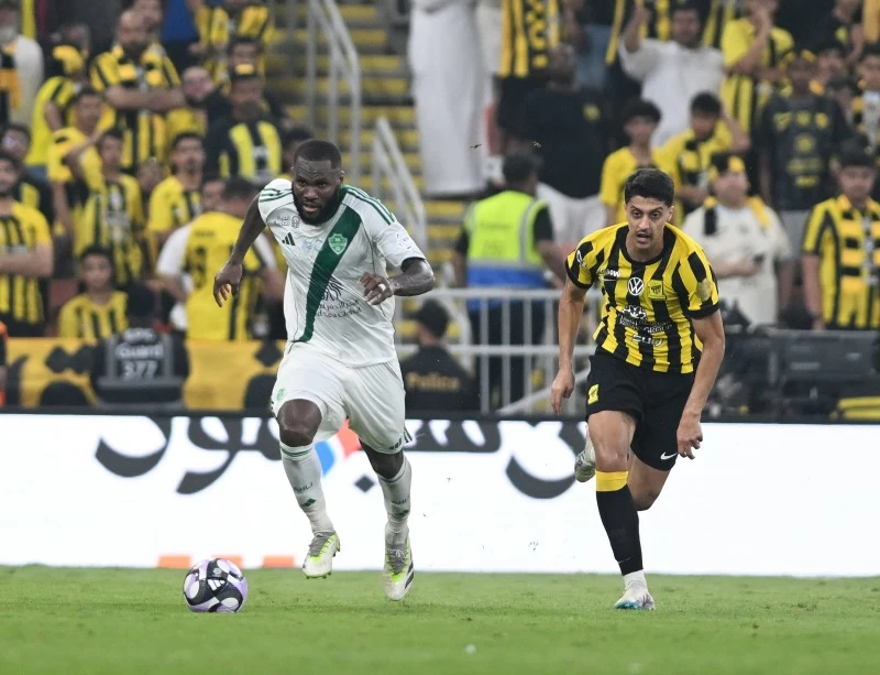 شاهيني لـ«عكاظ»: ديربي جدة مواجهة نفسية وضغط جماهيري