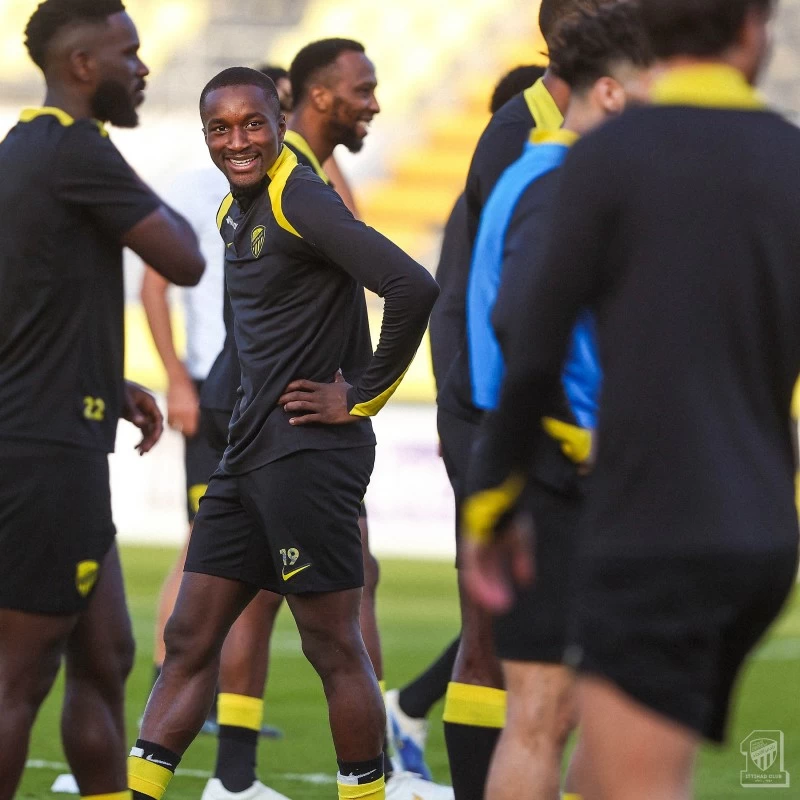 جابر لـ«عكاظ»: الديربي صراع بين الضغط والاستحواذ