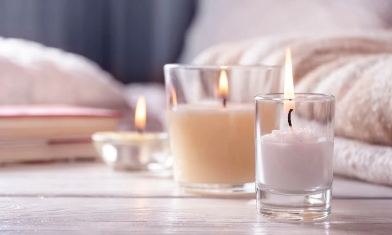 تحذير طبي: الشموع المعطرة تلوث هواء المنزل وترفع خطر الإصابة بالسرطان والخرف