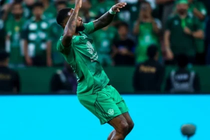 ثلاثية أهلاوية تضرب الاتحاد:ليلة رمضانية في جدة.. بسطات وأجواء مبهرة..أما الديربي فـ«لا جديد»!