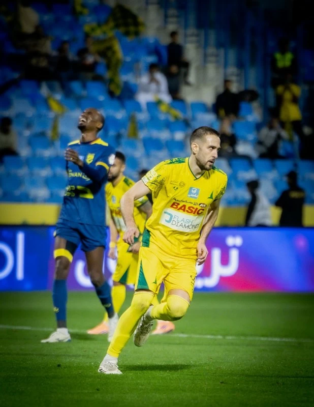 ريمونتادا الخليج تطيح بالحزم