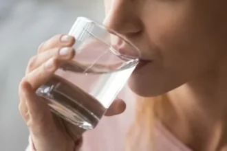 من التوتر إلى أمراض القلب.. كيف يؤثر نقص الماء على جسمك؟