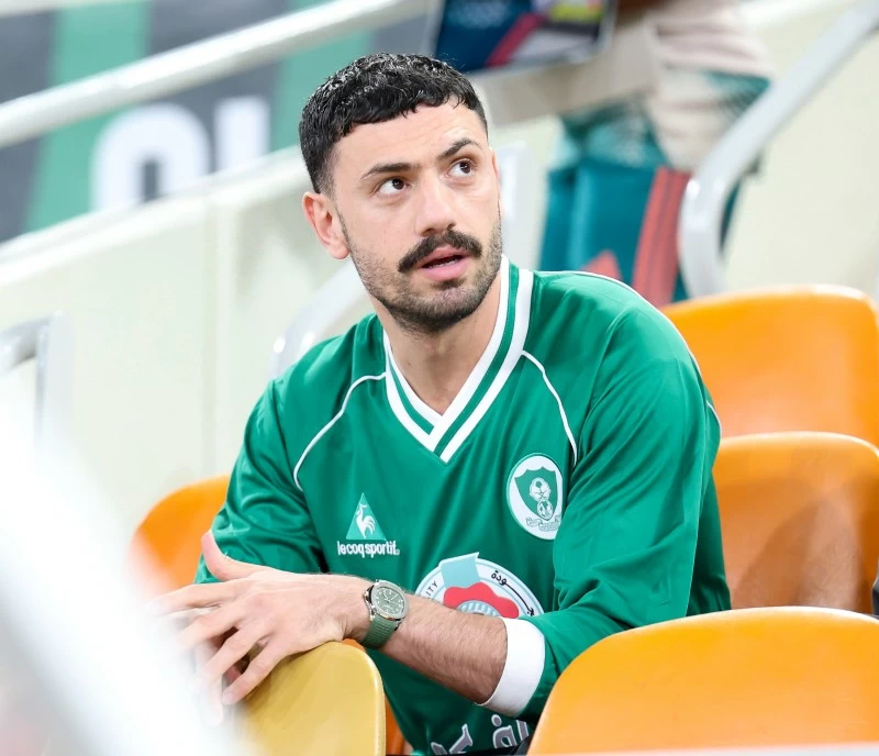 صدمة جديدة في الأهلي.. «ديميرال» لن يشارك مع الفريق