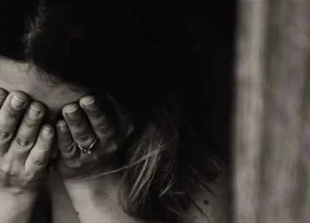 5 سنوات سجنا لعامل حقائب تحرش بسائحة في مطار القاهرة