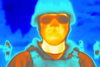 هل انتهى عصر كشف الجنود؟ عباءة عسكرية أمريكية تخدع الطائرات المسيرة