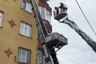 عملية إسعاف استثنائية.. رافعة تخرج شابة سورية تزن 240 كغم من الطابق السابع