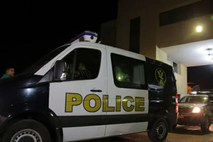 شقيق فنانة شهيرة يُضبط بمخدرات وسلاح.. و«النيابة» تخلي سبيله