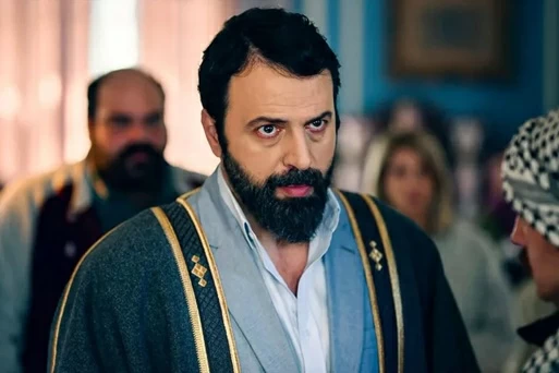 بعد ضجة «مولانا».. تيم حسن يقترب من تجسيد شخصية رفيق الحريري