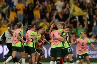 «FIFA» يحمي اللاعبين القصر بحزمة ضوابط