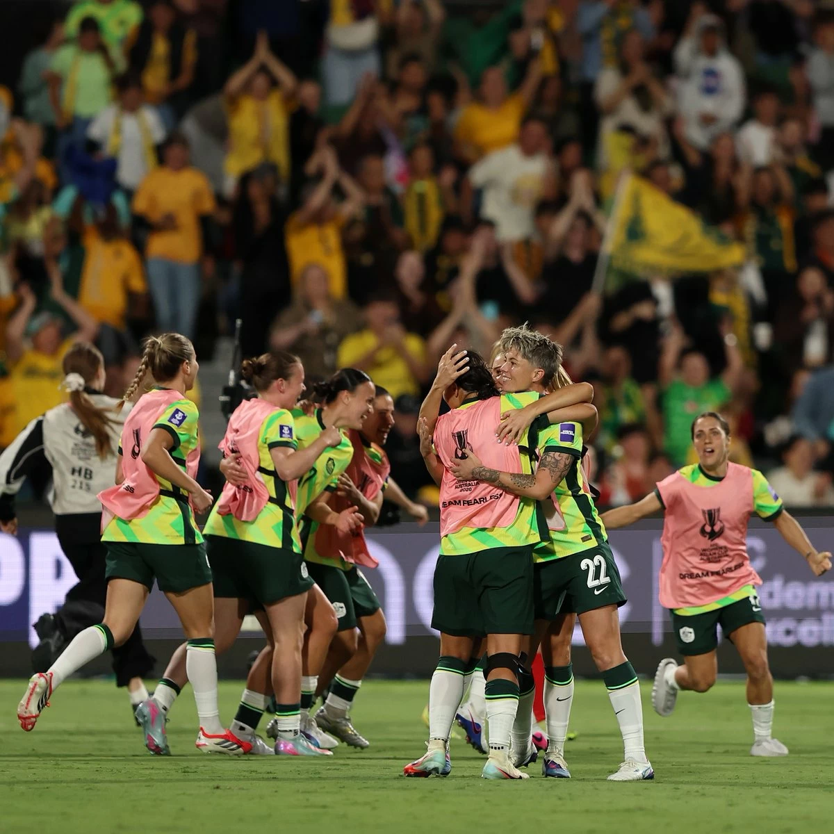 «FIFA» يحمي اللاعبين القصر بحزمة ضوابط