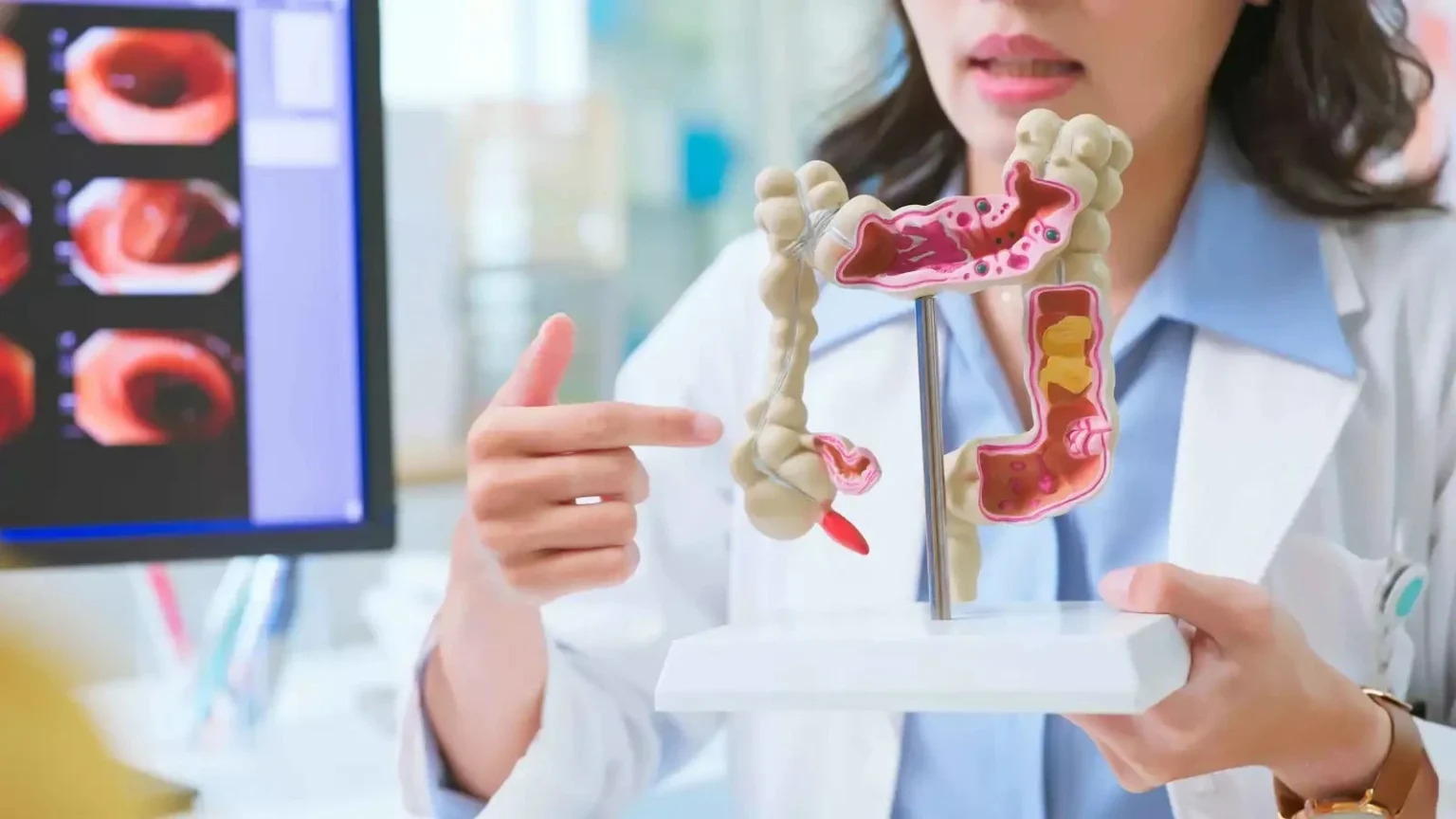 4 علامات في الفم قد ترتبط بزيادة خطر سرطان القولون