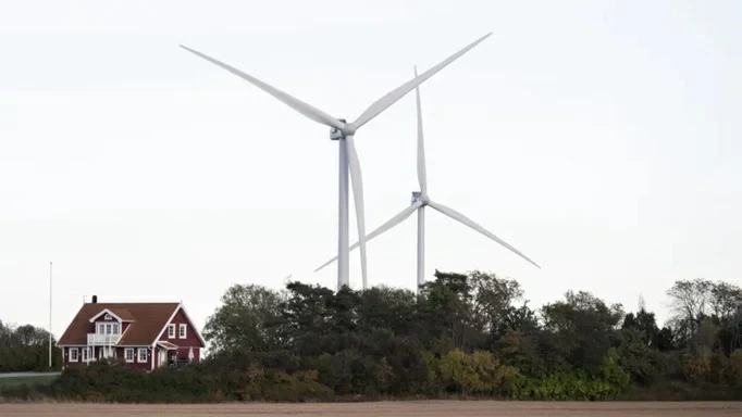 وزير في السويد: اسكن قرب توربينات الرياح.. واحصل على «الأرباح»
