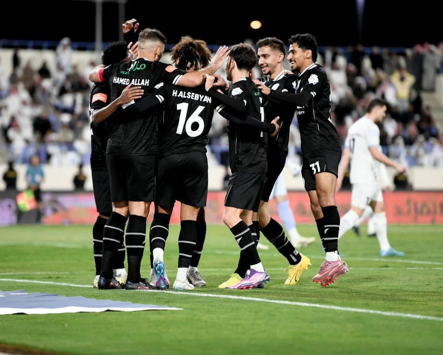 الشباب لم يذق طعم الفرح أمام الأخدود