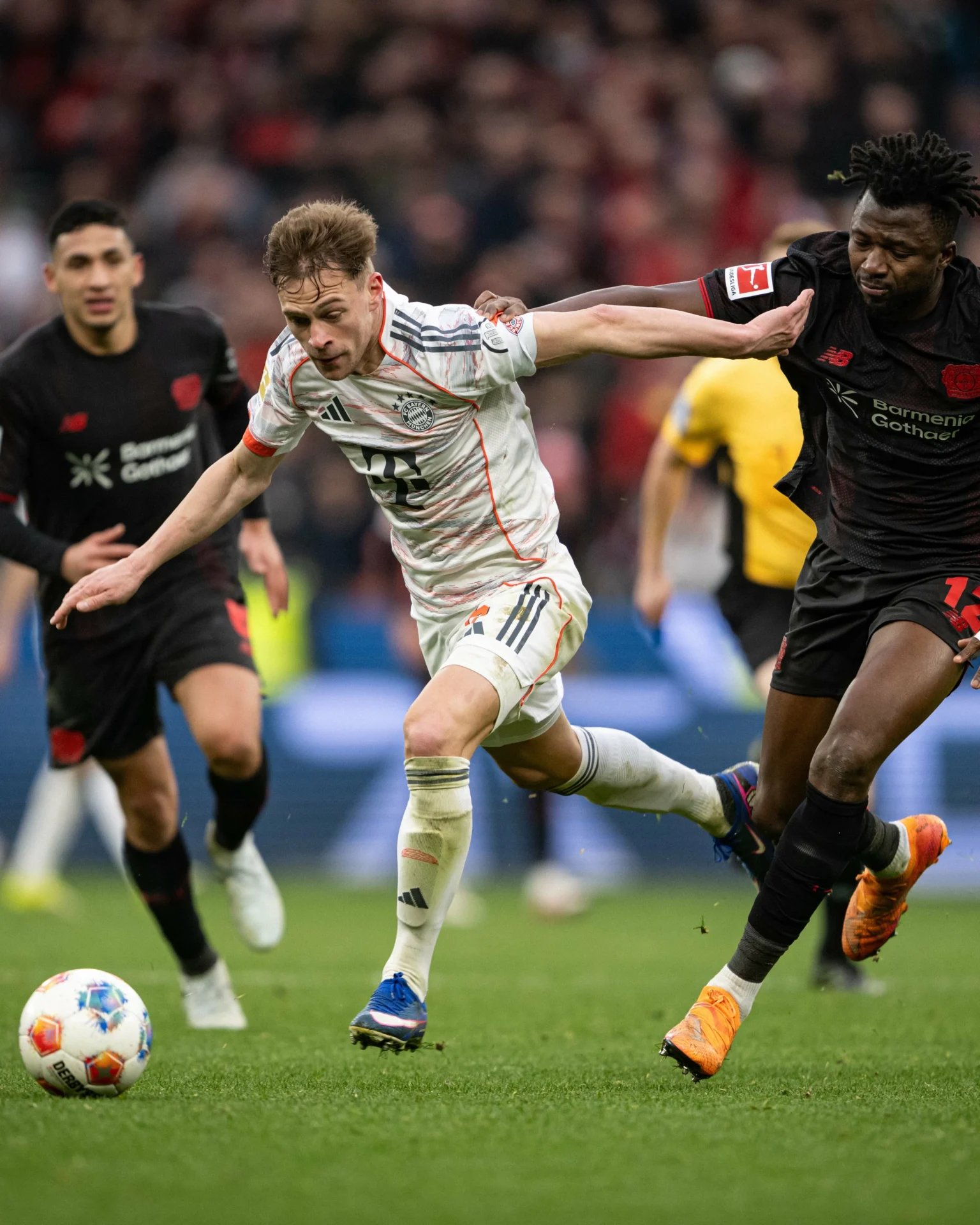 بـ9 لاعبين.. بايرن ميونيخ يفلت من ليفركوزن بـ9 لاعبين.. بايرن ميونيخ يفلت من ليفركوزن