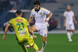 جواو يكسر صيامه في شباك الخليج