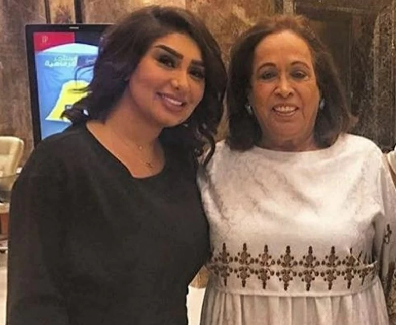 بماذا علقت هنادي الكندري على الوضع الصحي لحياة الفهد؟