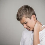 استنفار صحي في بريطانيا بعد تفشي التهاب السحايا بين الشباب