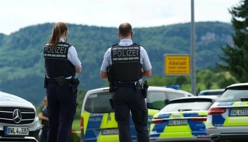 من أجل حبيبته.. مراهق يسرق حافلة لتوصيلها إلى المدرسة