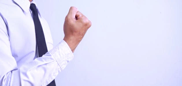 سلوكيات يومية قد تُضعف صورتك المهنية دون أن تنتبه