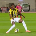 الرباط الصليبي ينهي مشوار «دومبيا» مع الاتحاد