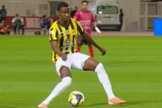 كما أشارت «عكاظ».. الرباط الصليبي ينهي مشوار «دومبيا»