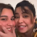 بعد غياب عام.. شيرين عبد الوهاب تعود للظهور برفقة ابنتها وتطمئن جمهورها